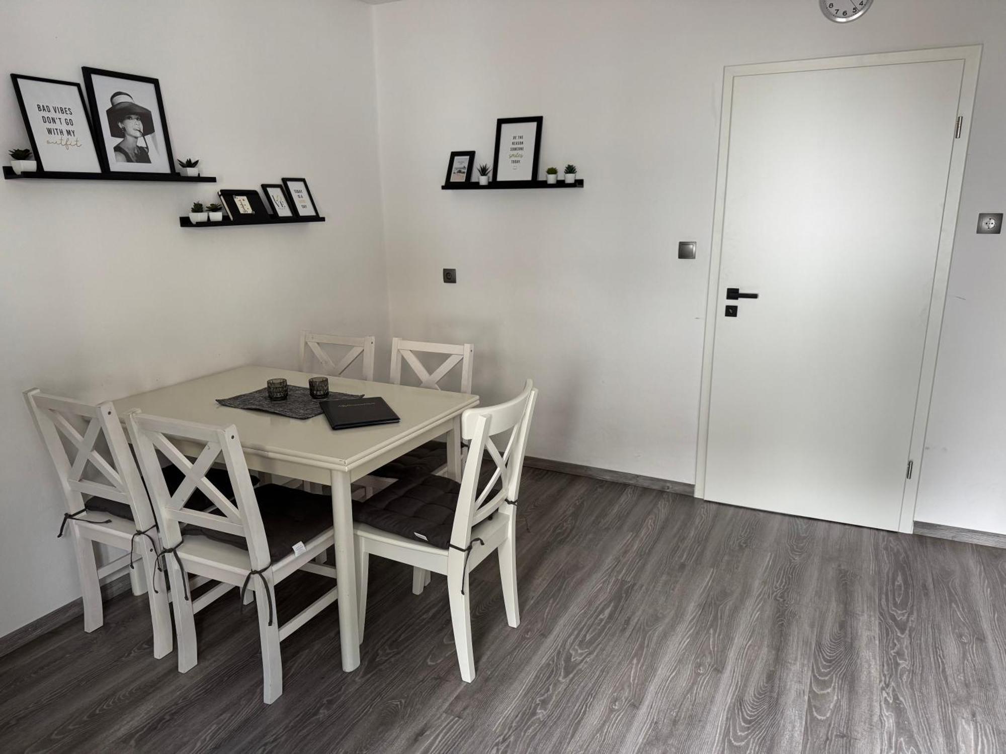 Ferienwohnung Am See Dillich - Ruhige Lage - Eigener Garten - Direkt Neben Einem Natursee Borken  Extérieur photo